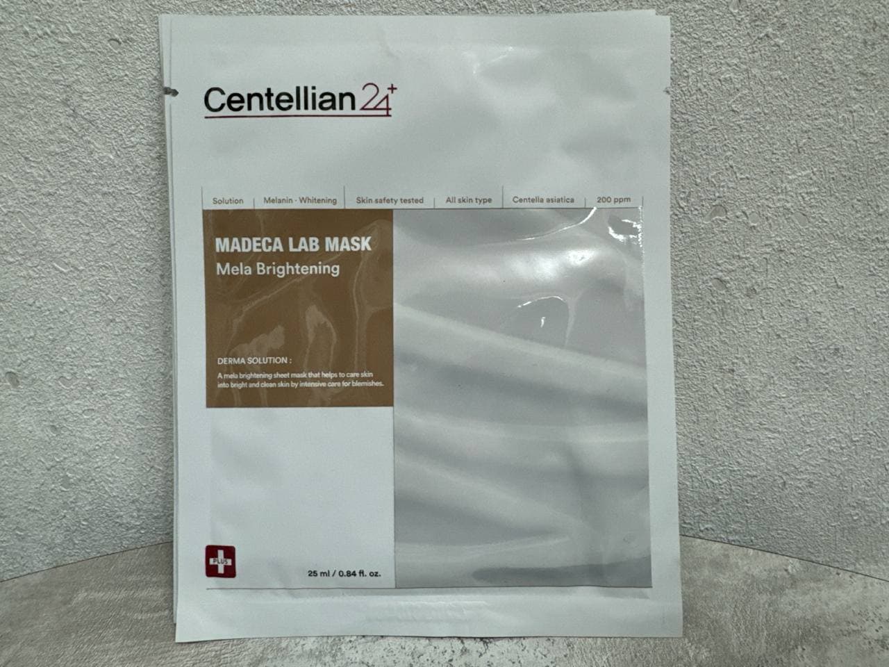 Centellian24 Madeca Lab Mask Mela Brightening, выравнивающая тон тканевая маска, 25мл