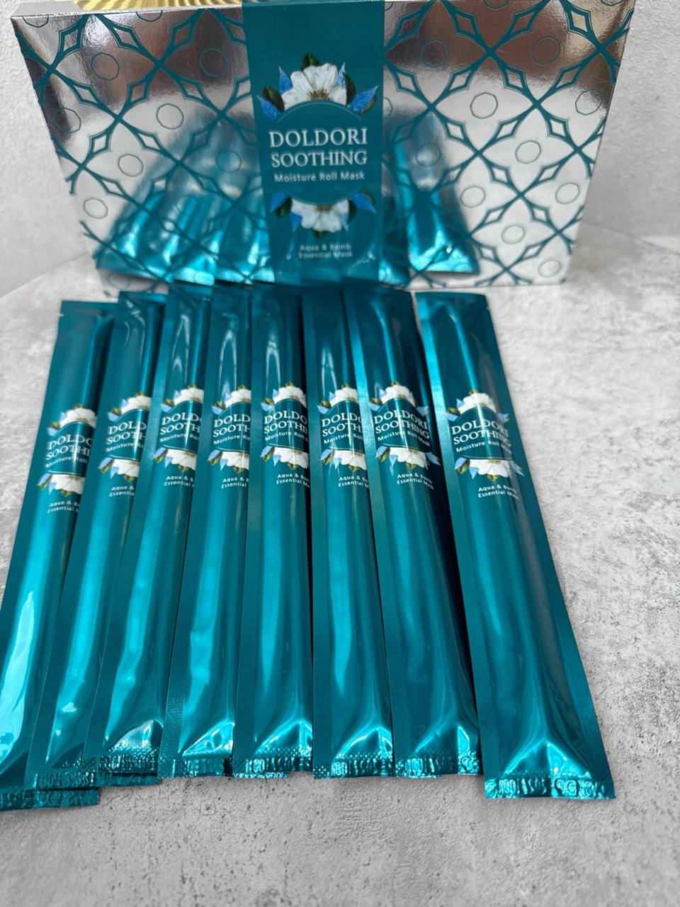 Cellvio Тканевая маска-ролл увлажняющая Doldori Soothing Moisture Roll Mask